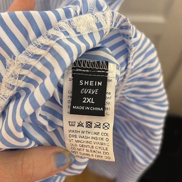 Women’s Blue and White Striped Midi Sundress Ruffled Shoulder Size 2XL - Picture 4 of 7